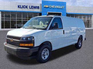 New 2025 Chevrolet Express 3500 w/ Driver Convenience Package RWD video 3