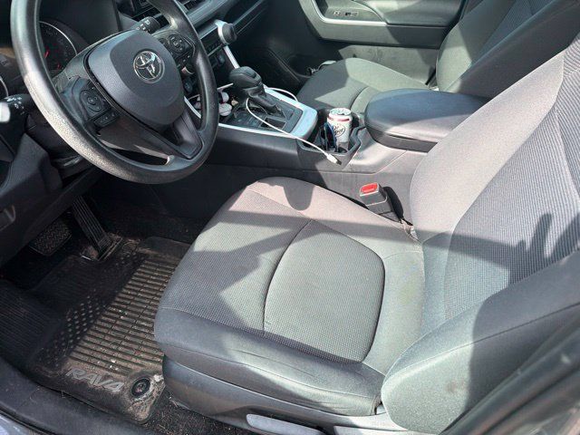 Used 2019 Toyota RAV4 LE w/ All Weather Liner Package AWD/4WD image 10