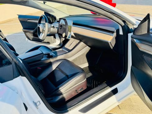 Used 2021 Tesla Model 3 Standard Range Plus RWD image 17
