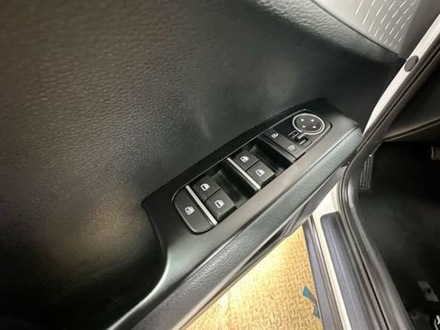 Certified 2023 Kia Soul LX w/ LX Technology Package FWD image 16