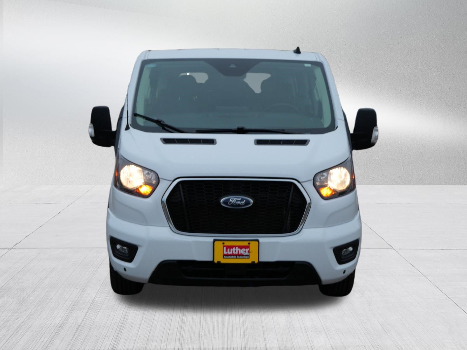 Used 2025 Ford Transit 350 XLT RWD image 2