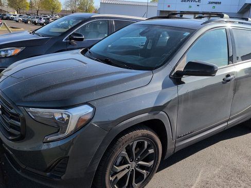 Used 2021 GMC Terrain SLE w/ Elevation Edition image 6