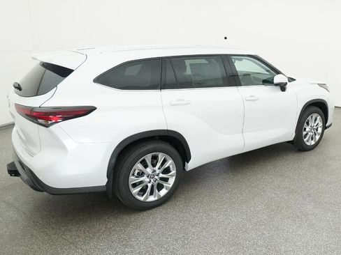 New 2026 Toyota Highlander Limited image 28