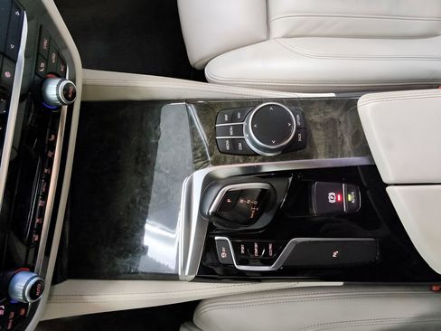 Used 2020 BMW 540i w/ M Sport Package image 14