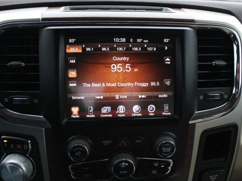 Used 2017 RAM 1500 Laramie w/ Convenience Group image 25