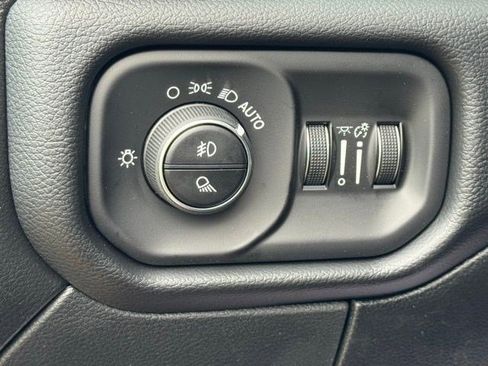 New 2026 RAM 2500 Laramie AWD/4WD image 15