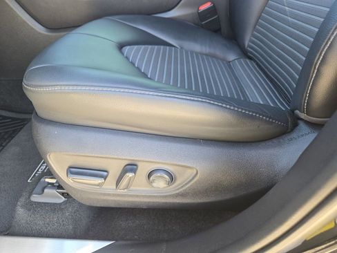 Used 2023 Toyota Highlander XSE image 26