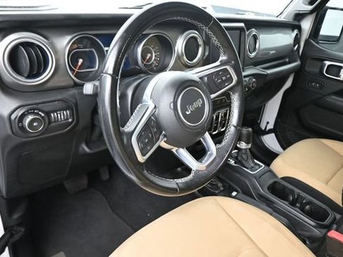 Used 2021 Jeep Wrangler Unlimited Sahara AWD/4WD image 29