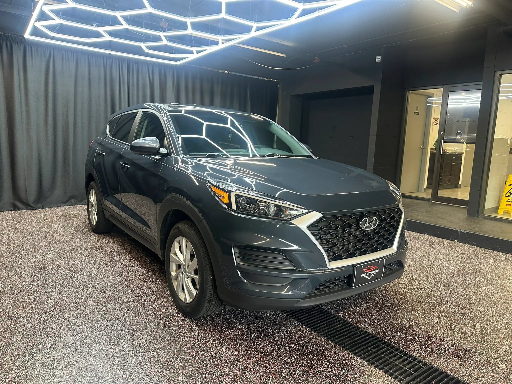 Used 2020 Hyundai Tucson SE w/ Cargo Package FWD image 9