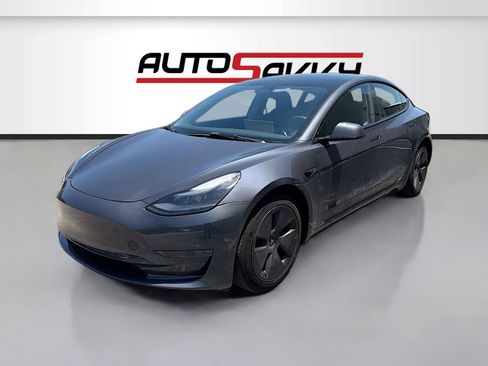 Used 2023 Tesla Model 3 Standard Range RWD image 3