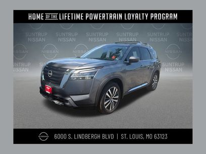 Used 2022 Nissan Pathfinder Platinum w/ Cargo Package