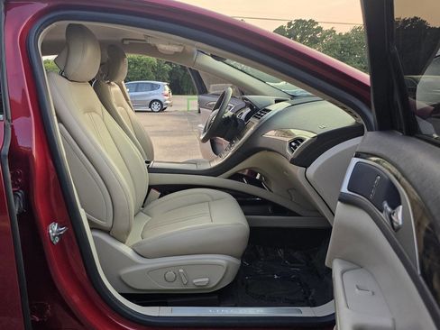 Used 2016 Lincoln MKZ image 28