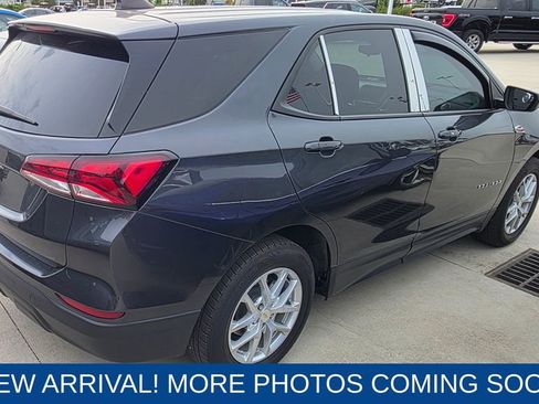 Used 2022 Chevrolet Equinox LS w/ LS Convenience Package image 3