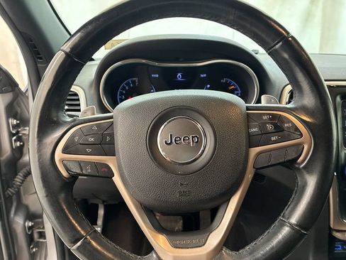 Used 2017 Jeep Grand Cherokee Laredo w/ Quick Order Package 23E AWD/4WD image 11