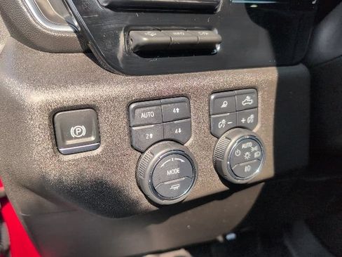 Used 2024 Chevrolet Silverado 1500 High Country w/ Technology Package AWD/4WD image 27