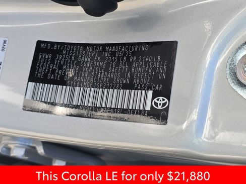 Used 2025 Toyota Corolla LE FWD image 41