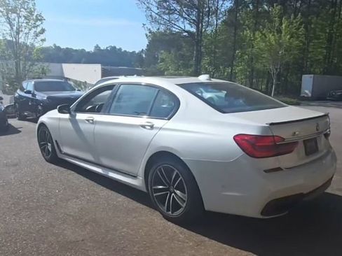 Used 2016 BMW 750i image 3