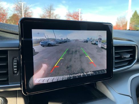 Certified 2022 Ford Explorer XLT w/ Equipment Group 202A image 20