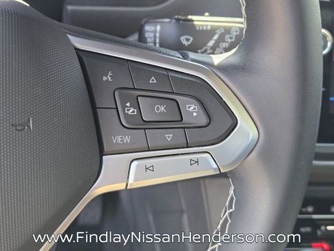 Used 2023 Volkswagen Tiguan SE w/ Panoramic Sunroof Package FWD image 25