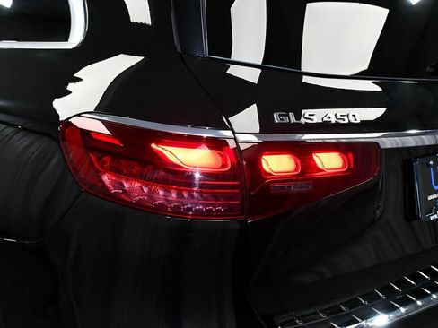 Used 2025 Mercedes-Benz GLS 450 4MATIC image 99