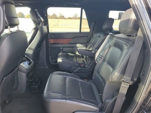 Used 2024 Lincoln Navigator Premiere image 19