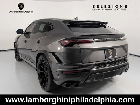 Used 2024 Lamborghini Urus Performante AWD/4WD image 3