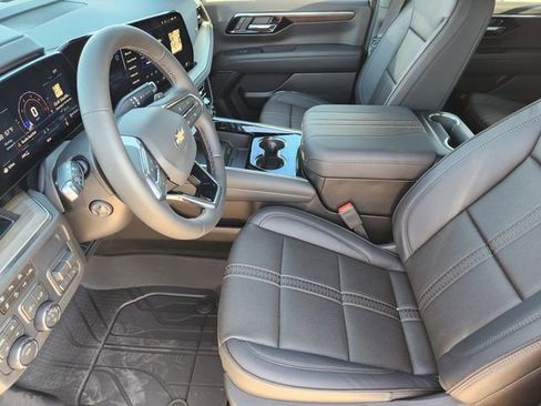 New 2026 Chevrolet Suburban High Country w/ Sun And Tow Package image 13