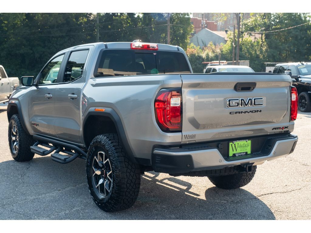 New 2026 GMC Canyon AT4X w/ LPO, Black Badging Package AWD/4WD image 6