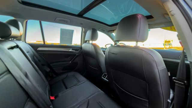 Used 2017 Volkswagen Golf Alltrack SE AWD/4WD image 18