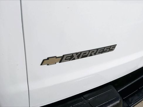 Used 2023 Chevrolet Express 2500 w/ Driver Convenience Package image 26