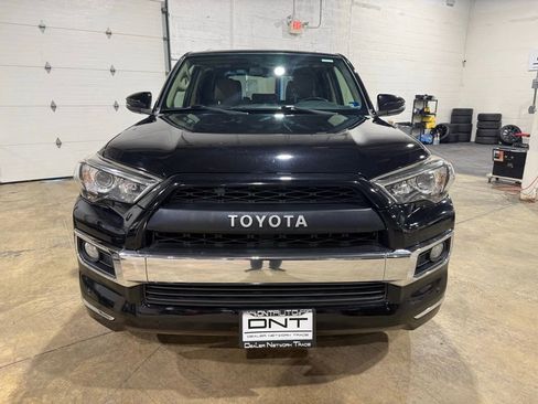 Used 2018 Toyota 4Runner Limited AWD/4WD image 2