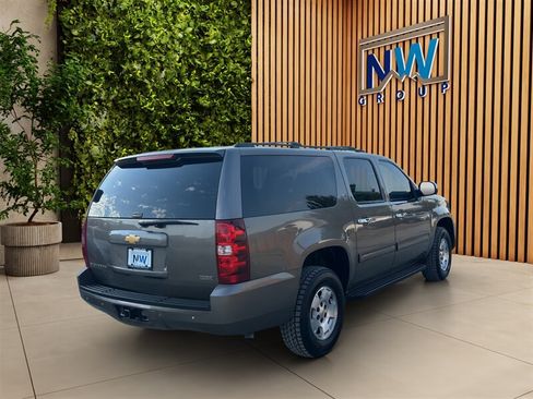 Used 2012 Chevrolet Suburban LT AWD/4WD image 19