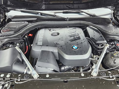 Certified 2025 BMW 530i xDrive w/ M Sport Package image 17