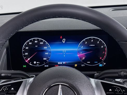 New 2026 Mercedes-Benz GLB 250 image 18