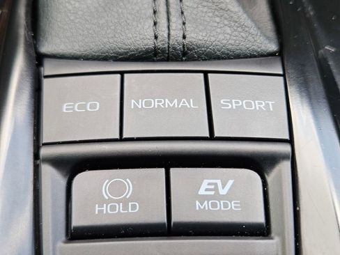 Used 2025 Toyota Camry LE w/ Convenience Package FWD image 19