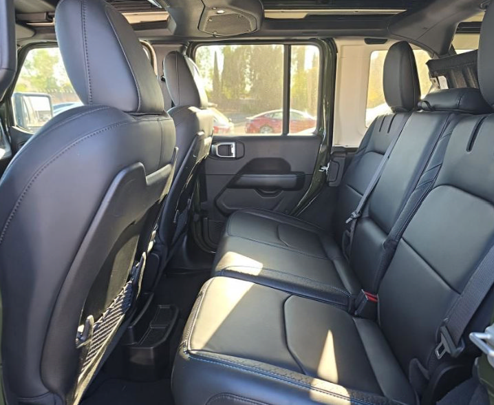 Used 2024 Jeep Wrangler High Altitude AWD/4WD image 7