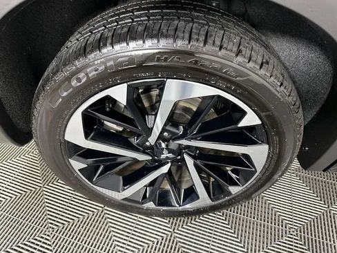 Used 2025 Mitsubishi Outlander 4WD Plug-In Hybrid image 10