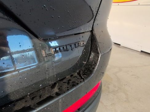 Used 2023 Jeep Grand Cherokee Limited w/ Luxury Tech Group II image 33