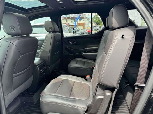 Used 2023 Chevrolet Traverse High Country AWD/4WD image 11