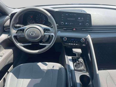 Used 2023 Hyundai Elantra SEL FWD image 14