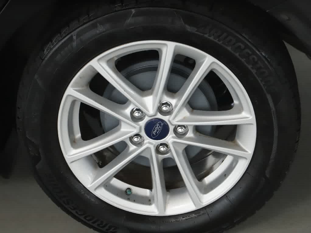 Used 2017 Ford Focus SE FWD image 35
