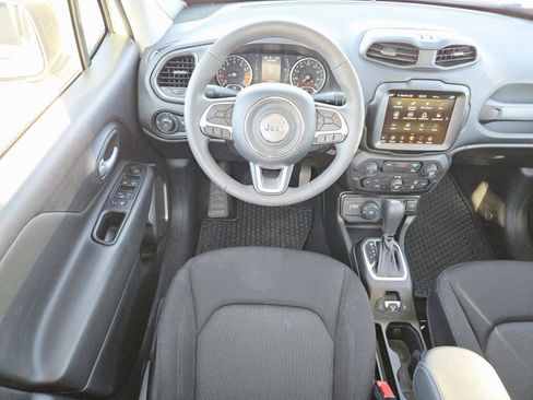 Used 2023 Jeep Renegade Latitude w/ Sun & Fun Group image 12