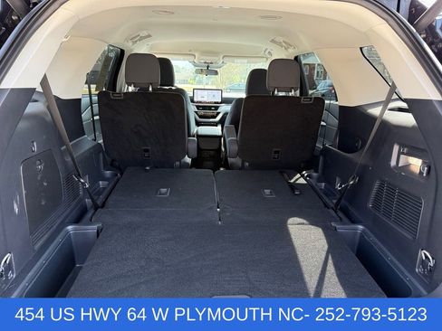 Certified 2025 Ford Explorer Active RWD image 16