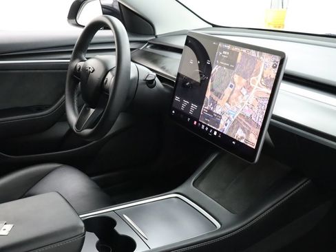Used 2023 Tesla Model 3 Standard Range RWD image 29
