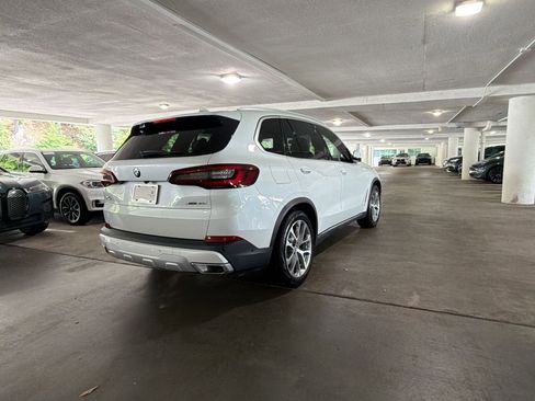 Certified 2023 BMW X5 xDrive40i w/ Premium Package AWD/4WD image 8