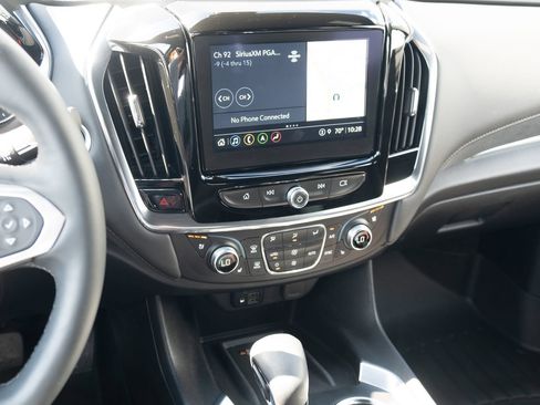 Used 2023 Chevrolet Traverse High Country AWD/4WD image 3
