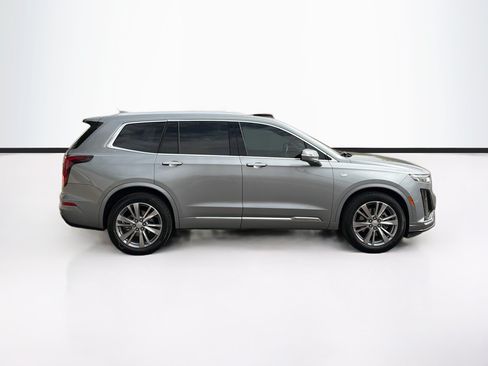 Certified 2024 Cadillac XT6 Premium Luxury w/ Technology Package FWD image 4