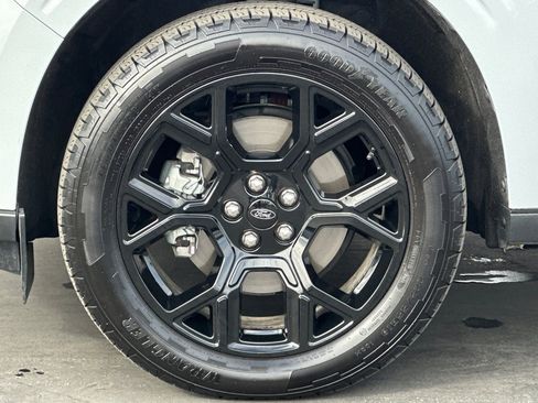 Certified 2025 Ford Maverick Lariat w/ Black Appearance Package image 27