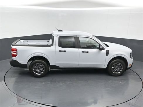 New 2025 Ford Maverick XLT image 16