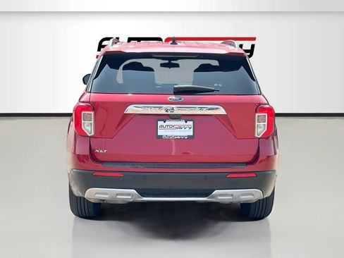 Used 2022 Ford Explorer XLT w/ Equipment Group 202A RWD image 6